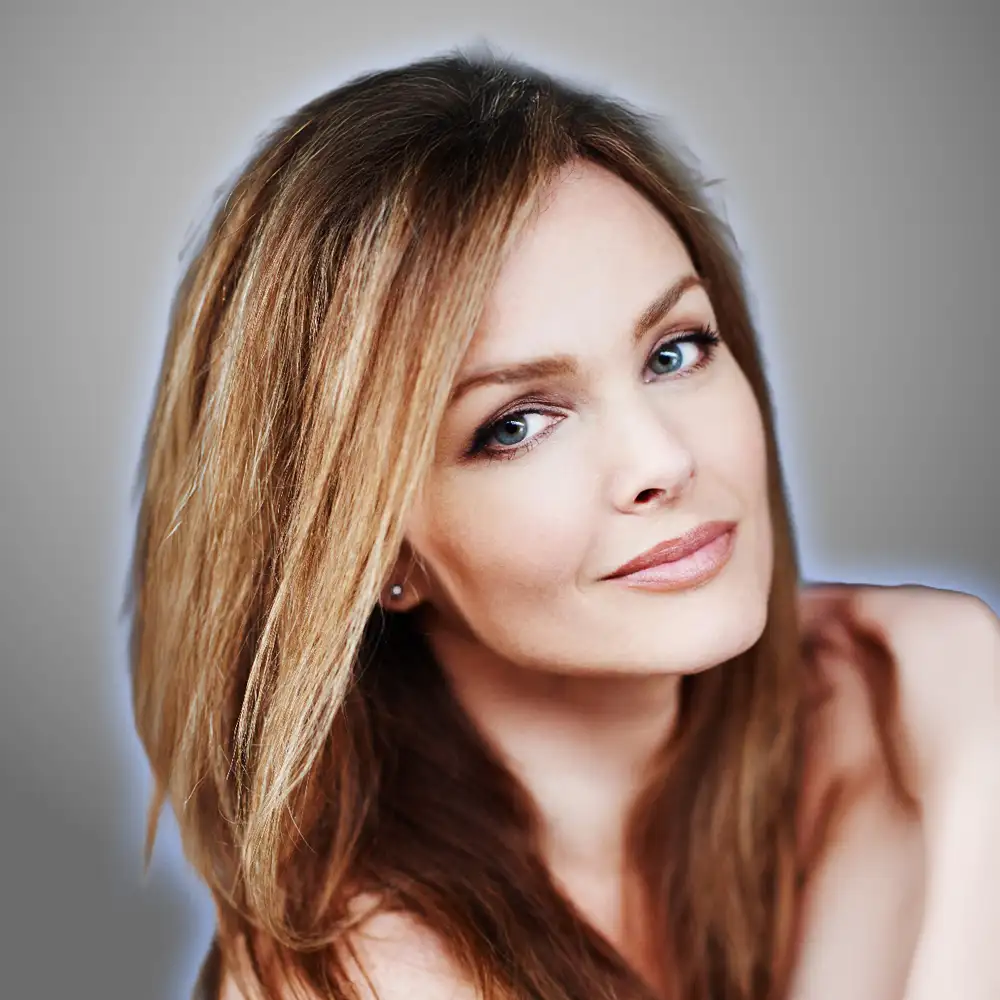 Dina Meyer
